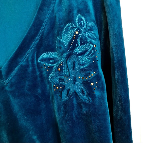 Soft Velour teal blue sweatshirt w/hood. 2 pockets, V-shape, XL - Picture 2 of 6